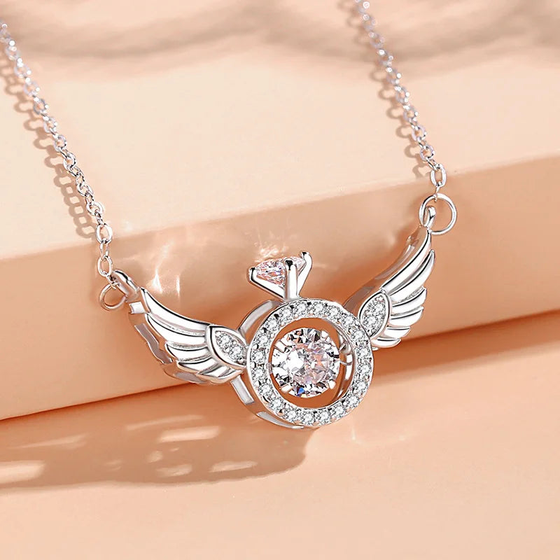 The Heart-Beating Clavicle Chain with Smart Angel Wings Is a Stylish, Light Luxury, Niche Design and Temperament Gift